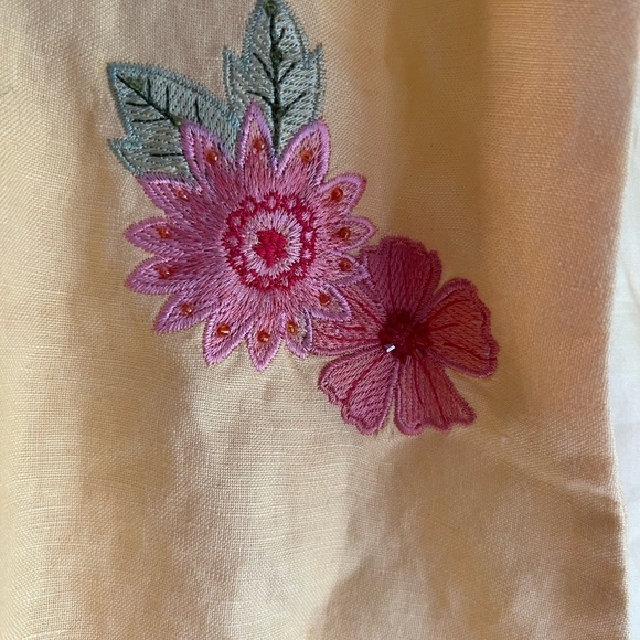 Chadwick’s size 10 yellow shirt with flower detailing - Picture 2 of 4